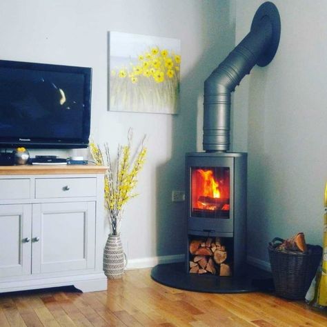 Contura 810 woodburner in a corner ... Electric Stove Fireplace Corner, Freestanding Woodburner Living Room, Wood Burner Corner, Log Burner Corner Of Room, Corner Woodburner, Corner Wood Burning Stove Ideas, Corner Wood Burner, Corner Log Burner Ideas, Woodburner Ideas