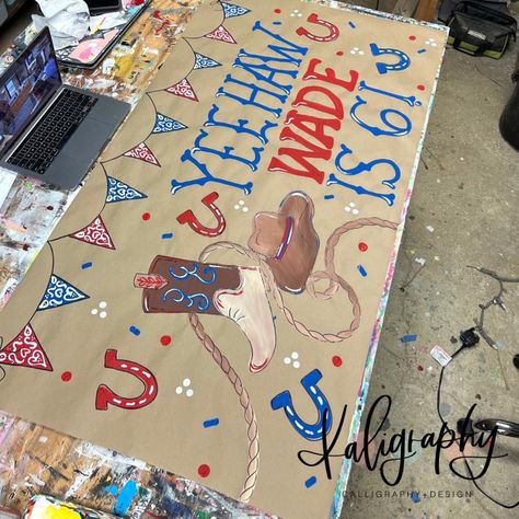 Western Pep Rally Signs, Banner Painting, Looney Tunes Party, Painted Banners, Homecoming Poster Ideas, Rally Idea, Brown Poster, Teaching Classroom Decor, Homecoming Posters