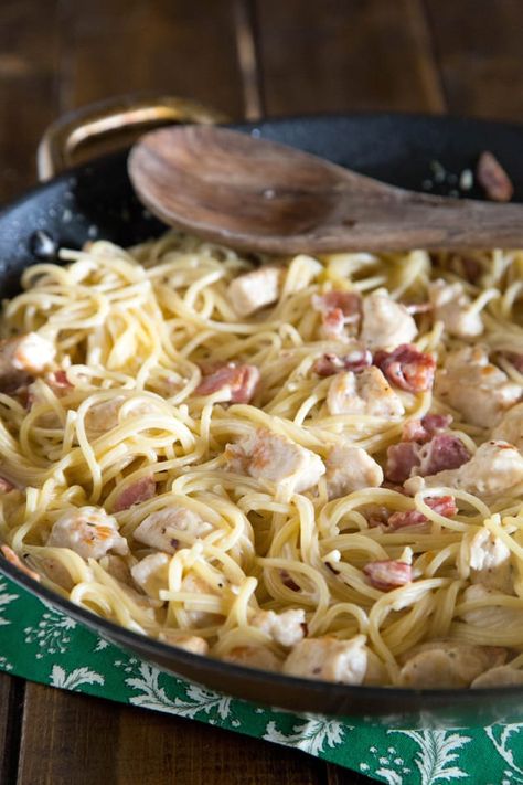 Creamy Chicken Pasta Picture Pasta Pictures, Creamy Chicken Pasta Recipes, Chicken And Bacon, Pasta Easy, Comforting Dinner, Dinner Pasta, Creamy Pasta Recipes, Creamy Chicken Pasta, Weeknight Recipes