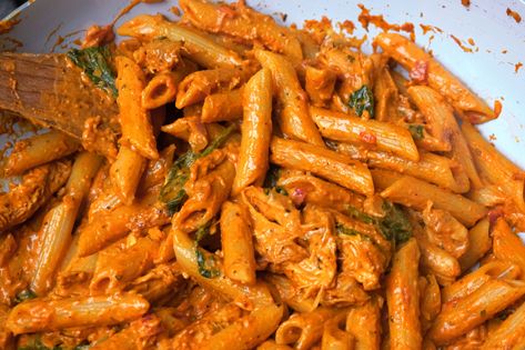 Peri Peri Pasta, Chicken And Chorizo Pasta, Lunchtime Meals, Chorizo Pasta, Peri Peri Chicken, Crunch Wrap, Seared Chicken Breast, Nacho Chips, Chilli Jam