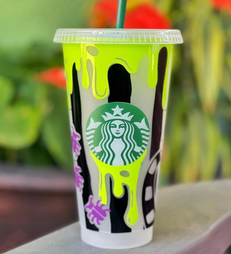 BeetleJuice Tumbler - Starbucks Cup - Comes with Lid and Straw  - 24 oz cups - Cold Drinks Only - Do Not Soak or Scrub Vinyl - Hand Wash Only Beetlejuice Starbucks Cup, Beetlejuice Cup Ideas, Beetlejuice Cup, Beetlejuice Pumpkin, Beetlejuice Tumbler, Beatle Juice, Tumblers Ideas, Starbucks Cup Art, Cup Sublimation