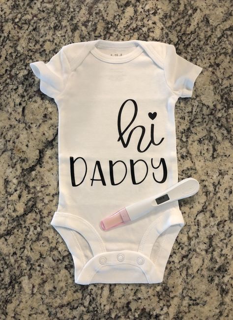 Your Going To Be A Grandma Surprise, Pregnant Surprise Husband Ideas, Cute Ways To Tell Your Bf Your Pregnant, Surprise Baby Announcement To Husband, Baby Announcements To Husband, Baby Onsies Ideas Announcement, Cute Baby Announcements For Husband, Baby Surprise Announcement For Husband, Pregnant Announcement To Husband