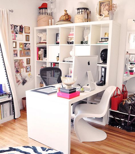 IKEA Expedit with desk. I like the white theme here. The stuff on the shelves keeps it from being boring. Ikea Expedit, Feminine Home Offices, Desk Layout, White Desk, Dream Office, Renovation Design, Craft Room Office, Home Office Space, Office Inspiration