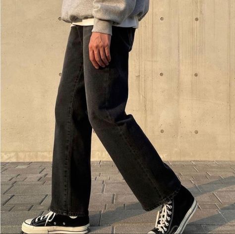 Converse Men Outfit Street Styles, Black Chucks Outfit Men, Black Pants Outfit Men Aesthetic, Mens Chuck 70 Outfit, Converse Outfit Ideas Men, Black Sweater Outfit Men Aesthetic, Mens Outfit Converse, Men’s Black Converse Outfit, Black Converse Outfit Men Aesthetic