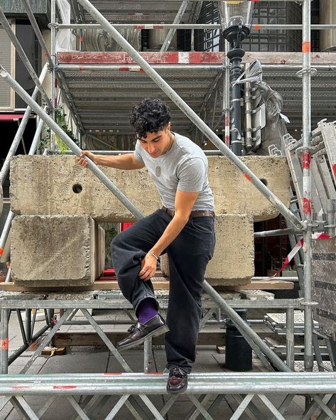 • Styling Different-Colored Crew Socks 🧦🌈 Paint Your Color, Marki • #markispace • • #crewsocks #fashiontrend #styleideas #outfitinspo #mensfashion #jorts Adrian Loafers, Purple Socks, Wearing Purple, Baggy Denim, Simple Outfit, London Street Style, Paris Street Style, Colorful Socks, Mens Street Style