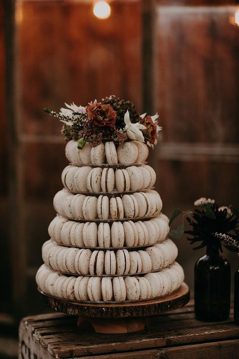 Fall Wedding Desserts, T Cake, Alternative Wedding Cakes, Wedding Snacks, Macaron Tower, Wedding Cake Alternatives, Greenhouse Wedding, Wedding Dessert Table, Fall Wedding Cakes