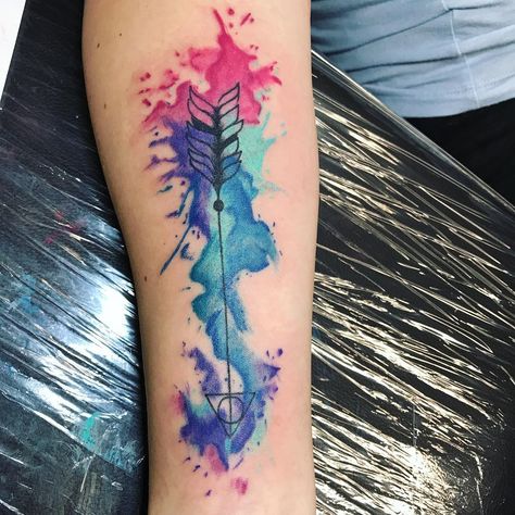 Tattoos With Color, Baker Tattoo, Watercolor Arrow Tattoo, Meaning Of Arrow Tattoo, Arrow Tattoos For Women, Shoulder Blade Tattoo, Arrow Tattoo Design, Lion Tattoo Sleeves, Tattoo Watercolor