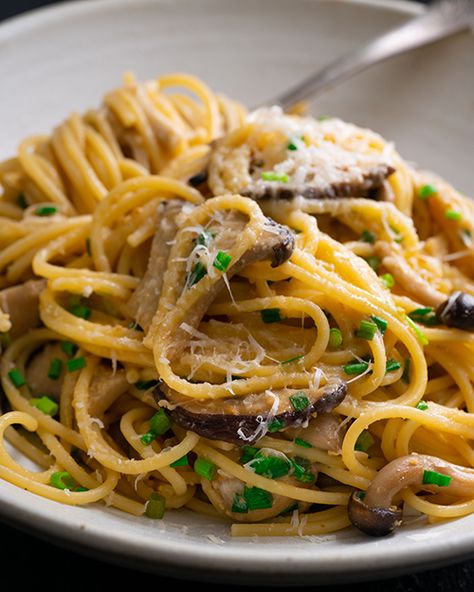 Miso Mushroom Spaghetti - Marion's Kitchen Miso Spaghetti Recipe, Creamy Miso Mushroom Pasta, Mushroom Miso Pasta, Miso Mushroom Pasta, Miso Pasta Recipes, Miso Spaghetti, Miso Mushrooms, Odd Recipes, Miso Noodles