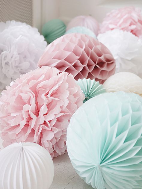 Pretty color palete Wedding Pom Poms, Deco Pastel, Pastel Baby Shower, Tom Pastel, Pastel Party, Paper Balls, Paper Pom Poms, Pastel Wedding, Wedding Diy