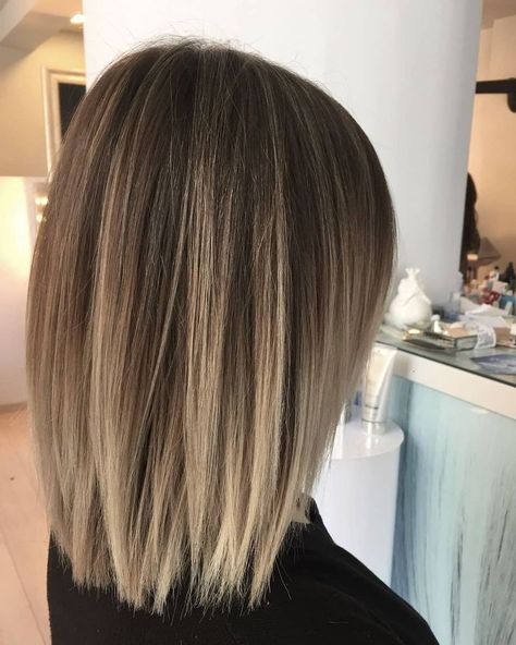 Below Shoulder Hairstyle Women, Straight Short Balayage Hair, Light Hair Colors For Short Hair, Straight Short Hair Balayage, Hair Styles For Burnett, Balayage Fine Hair Brown, Med Length Balayage Hair, Dark Hair Color 2023, Textured Lob With Face Framing Layers