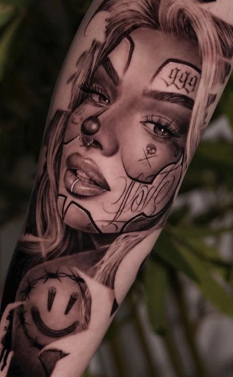 Chicano Girl Tattoo, Tattoos For Women Spine, Chicana Tattoo Design, Spine Tattoos For Black Women, Dope Hand Tattoos For Women, Chicano Woman, Chicano Sleeve, Chicano Tattoos Gangsters, Nails For Thanksgiving