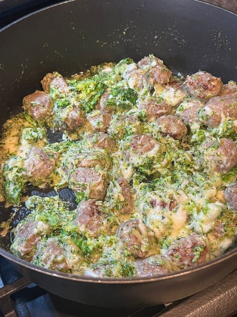 Instructions on preparing sausage Keto 2023, Keto Sausage Recipe, Broccoli Skillet, Sausage And Broccoli, Sausage Broccoli, Pork Sausage Recipes, Smoked Sausage Recipes, Pork Entrees, Bariatric Friendly Recipes