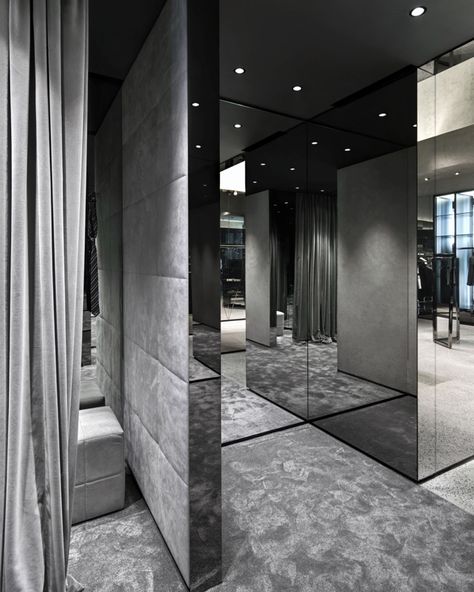 Les Hommes flagship store by Piuarch, Milan - Italy Mirror Dark, Shop Mirror, Fitting Rooms, Fashion Showroom, Clothing Store Interior, Retail Interior Design, Concept Shop, Fitting Room, Mirror Design Wall