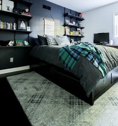 Men Bedroom Ideas Modern, Adult Male Bedroom Ideas, Mans Bedroom Ideas, Young Mans Bedroom Ideas, Young Mans Bedroom, Young Adult Bedroom, Black And Grey Bedroom, Male Bedroom Ideas, Teenager Bedroom Boy