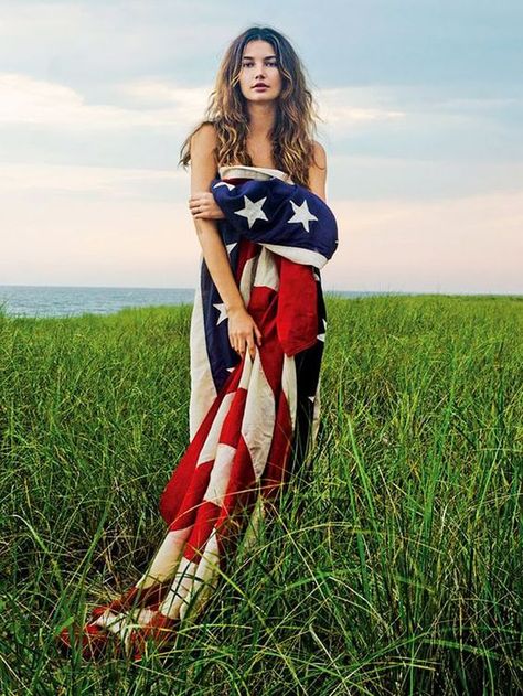 Flag Photoshoot, Vogue Photography, 4th Of July Photos, Hair Romance, Patriotic Fashion, Lily Aldridge, American Beauty, Fashion Images, Style Mistakes