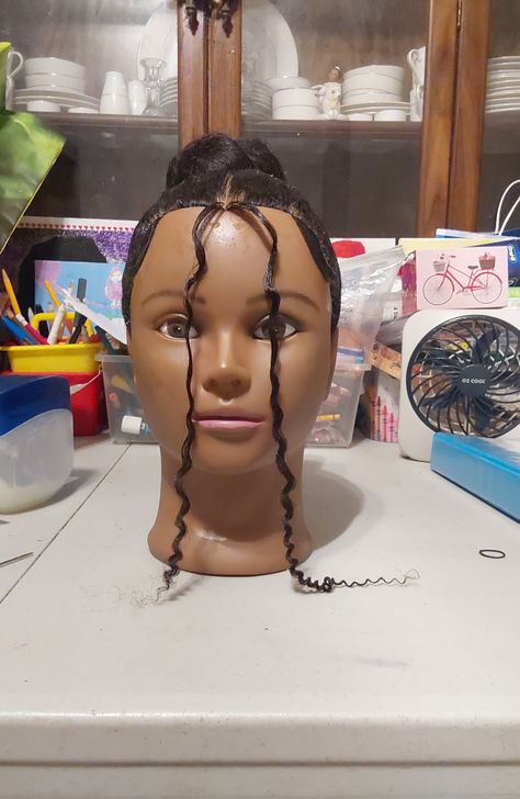 Mannequin Ideas, Doll Hairstyle, Head Hairstyles, Cute Bun, Hair Mannequin, Cute Buns, Hair Techniques, Birthday Stuff, Hairdos For Curly Hair