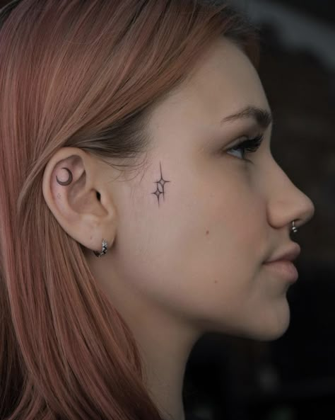 Star Tattoo Face, Delicate Face Tattoo, Ornamental Face Tattoo, Tiny Face Tattoo, Little Face Tattoos, Small Face Tattoos For Women, Cute Face Tattoos, Small Face Tattoo, Tragus Tattoo