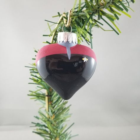 Star Trek DS9 uniform ornament #mynerdyornaments Star Trek Ornaments, Nerd Christmas Ornaments, Nerdy Ornaments, Nerdy Christmas Ornaments, Star Trek Christmas, Nerd Christmas, Themed Trees, Painting Ornaments, Star Trek Gifts