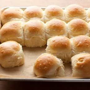 Rolls-Bobby Flay's Parker House Rolls Parker House Rolls Recipe, Thanksgiving Bread, Buttery Rolls, Resepi Roti, Parker House Rolls, Pembuat Roti, Yeast Rolls, Thanksgiving Recipes Side Dishes, Bobby Flay