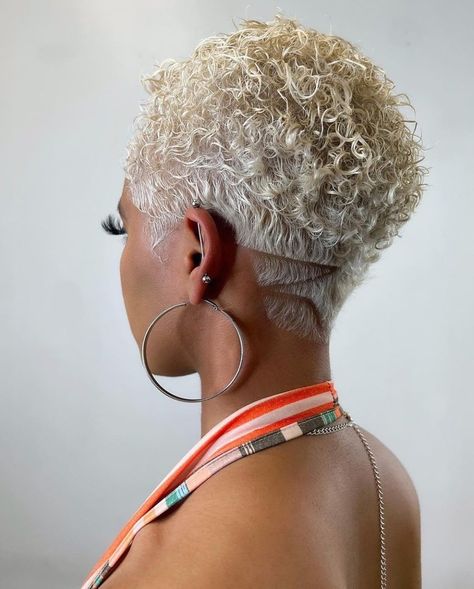 Platinum Blonde TWA with Undercut Design Short Platinum Blonde Hair, Finger Waves Short Hair, Cabello Afro Natural, Short Natural Curly Hair, Short White Hair, Short Shaved Hairstyles, White Blonde Hair, Natural Hair Short Cuts, Blonde Curly Hair