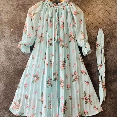 Georgette Tops Western, Western Dresses For Women One Piece, One Piece Dress Design, Pleated Frock, Feeding Dresses, Tutu Cakes, Trend Dress, Simple Frock Design, Western Dresses For Women