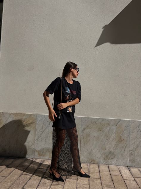 lace skirt, long skirt, outfit with skirt and T-shirt, autumn outfit, fashion, rock style Lace Skirt With Oversized T Shirt, Sheer Lace Maxi Skirt, Mesh Long Skirt Outfit, Lace Trim Skirt Outfit, Lace Skirt And Tshirt, Black Lace Maxi Skirt Outfit, Long Black Lace Skirt Outfit, Lace Long Skirt Outfit, Long Skirt T Shirt Outfit