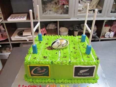 Rugby Field Cake, Rugby Cakes For Men, Rugby Birthday Party Ideas, Springbok Rugby Cake, Rugby Cakes For Boys, Rugby Cake Ideas, Rugby Birthday Cake, Bored Baking, Rugby Scrum