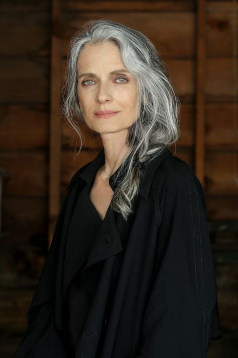 Marian Moneymaker Gorgeous Gray Hair, Grey Hair Inspiration, Beautiful Gray Hair, Hair Gray, Long Gray Hair, Hair Women, Going Gray, Ageless Beauty, Gray Hair