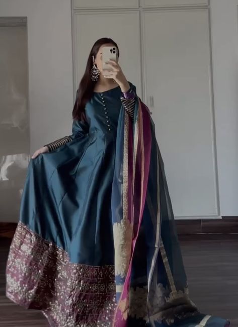 Lehenga Designs Simple Modest, Simple Dress Casual, Long Frock Designs, Desi Dress, Desi Fashion Casual, Pakistani Fashion Casual, Fancy Dresses Long, Modest Dresses Casual, Pakistani Fancy Dresses