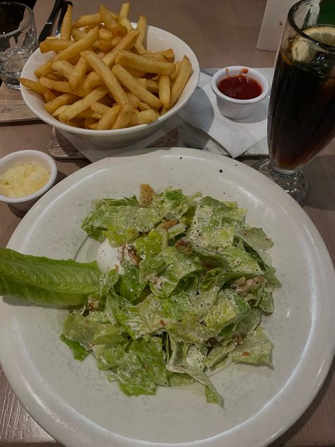 Caesar Salad Fries Diet Coke, Salad And Fries Aesthetic, Caesar Salad And Fries, Caesar Salad Aesthetic, Salad And Fries, Fries And Salad, Aesthetic Salad, Salad Aesthetic, Salad Diet