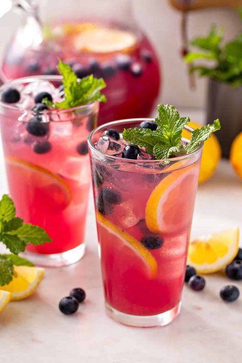 Thyme Simple Syrup, Homemade Strawberry Lemonade, Sweet Tea Recipes, Honey Simple Syrup, Custard Sauce, Blueberry Juice, Blueberry Lemonade, Baking Basics, Dinner Entrees