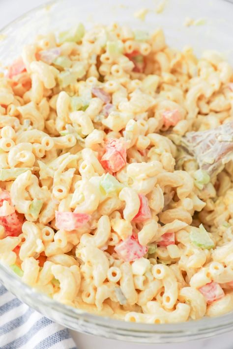 Tuna Macaroni Salad Recipe, Southern Macaroni Salad, How To Make Macaroni, Tuna Macaroni Salad, Mayonnaise Dressing, Elbow Pasta, English Peas, Macaroni Salad Recipe, Elbow Macaroni