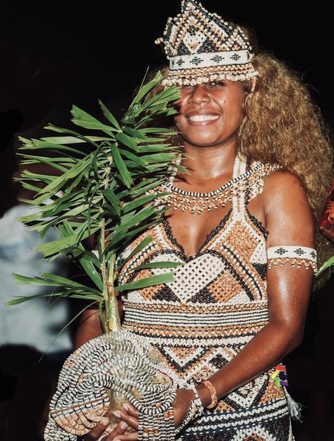 Malaita, Solomon Islands 🇸🇧 Melanesia, Pacific Islands 📸Alvince Photography Solomon Islands People, Earth Mama, Pacific Islands, Photographer Portrait, Portrait Wedding, Freelance Photographer, Solomon Islands, Wedding Photographer, Wedding Photographers