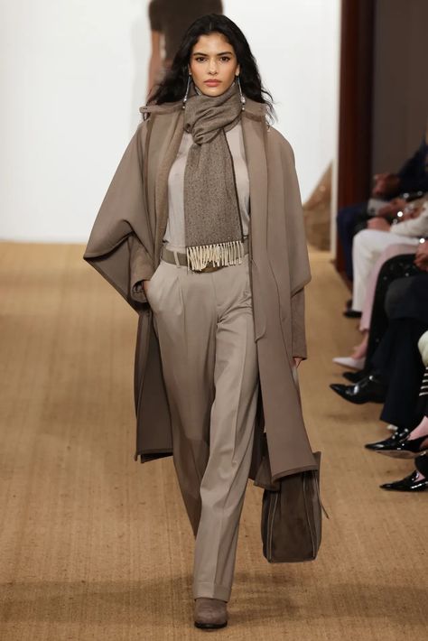 Ralph Lauren Fall 2024 Women, Ralph Lauren 2024, Ralph Lauren Runway, Mode Board, 2024 Runway, Feminine Dresses, Ralph Lauren Fall, Show Collection, Feminine Dress