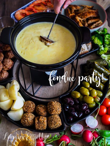 Cheese & Chocolate Fondue And Hot Buttered Rum recipe Fondue Dinner Party, Cheese Fondue Recipe Easy, Cheese Fondue Party, Buttered Rum Recipe, Fondue Ideas, Easy Fondue Recipes, Easy Cheese Fondue, Hot Buttered Rum Recipe, Fondue Dippers