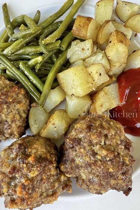 Ground Beef Pasta Recipes, Beans And Potatoes, Simple Sides, Ground Beef Casserole Recipes, Green Beans And Potatoes, Ground Italian Sausage, Easy One Pot Meals, Ground Beef Casserole, Beef Casserole Recipes