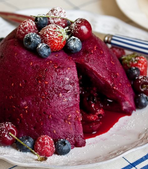 Get all the summer fruits inside this easy, make-ahead pudding. A little cassis wouldn't hurt either! Summer Pudding Recipe, Summer Pudding Desserts, Treacle Sponge Pudding Recipes, Summer Berry Pudding, Autumn Puddings, Eves Pudding Uk, Microwave Jam Sponge Pudding, Plum Pudding 1980, Sussex Pond Pudding