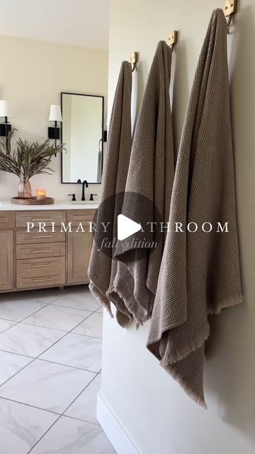 #LTKhome on Instagram: "Give your bathroom a fall refresh like @takemehomecedarroad 🍂 

Click the link in our bio to shop decor details on LTK! / https://liketk.it/4gVTk

#LTKHome #fallrefresh #falldecor #bathroomdecor #primarybathroom" Bathroom Towel Ideas, Fall Refresh, Towel Ideas, Decor Details, Shop Decor, Bathroom Towel, Bathroom Towels, Master Bath, Click The Link