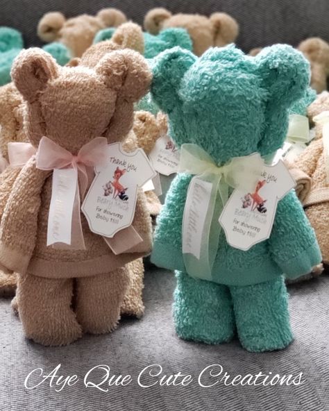 Hand Towel Teddy Bear Diy, Bear Centerpieces Boys, Bear Shower Favors, Teddy Bear Centerpieces Diy, Baby Shower Teddy Bear Centerpieces, Towel Teddy Bear, Teddy Bear Party Favors, Crochet Baby Teddy, Baby Shower Souvenirs Boy