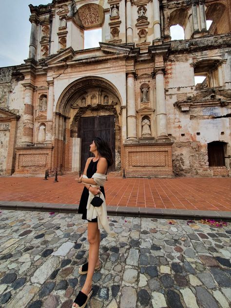 Antigua Guatemala Aesthetic, Antigua Guatemala Outfit, Guatemala Outfits, Latina Vibes, Guatemala Travel, Brand Shoot, Spring 2025, Model Poses Photography, Year 1