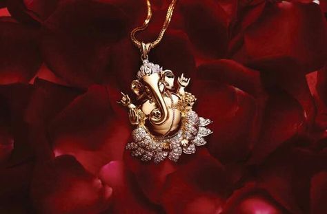 Ganesha Pendant Gold Jewelry, Chain Pendal Gold, God Lockets In Gold, Ganpati Locket Gold, Small Chains Gold With Pendant, Gold Pendal Design, Gold Pendant Designs Indian, Gold Pendent Simple, Ganesh Locket Pendants