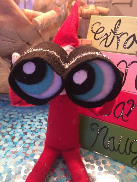 Elf Binoculars | Etsy Awesome Elf On The Shelf Ideas, Elf Props, Elf Costume, Pipe Cleaner, Doll Clothing, On The Shelf, Christmas Elf, Clothes Pins, Elf On The Shelf