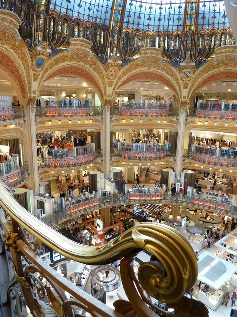 Gallerie Lafayette | Paris Lafayette Paris, Paris Dream, Beautiful Paris, Paris Shopping, Living In Paris, Paris Photo, Visit Paris, Galeries Lafayette, Paris Travel