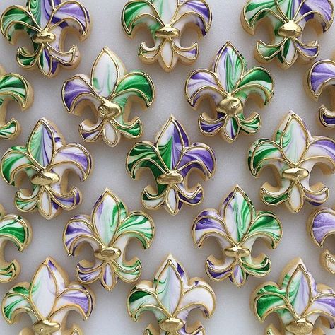 Mardi Gras Cookies, Carnival Centerpieces, Madi Gras, Mardi Gras Party Decorations, Circus Cookies, Mardi Gras Centerpieces, Decorative Cookies, Amazing Cookies, Mardi Gras Food