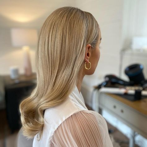 Shauna Lawlor Hair 💫 | 60s vibe for the gorgeous Lorna ✨ Blond bombshell 🙌 and it’s all her own hair! For extra volume at the crown area I used heated rollers … | Instagram 60s Hair Wedding, Bombshell Wedding Hair, 60s Wedding Hair, Blond Bombshell, Heated Rollers, 60s Hair, 60s Vibe, Sharon Tate, Sleek Hairstyles