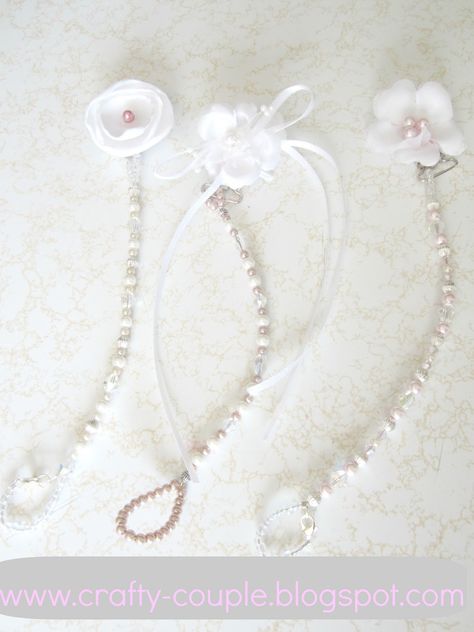 Pacifier Clip Tutorial, Beaded Pacifier Clip, Twin Baby Girls, Binky Clips, Paci Clip, Barefoot Sandal, Diy Bebe, Pacifier Clips, Dummy Clips