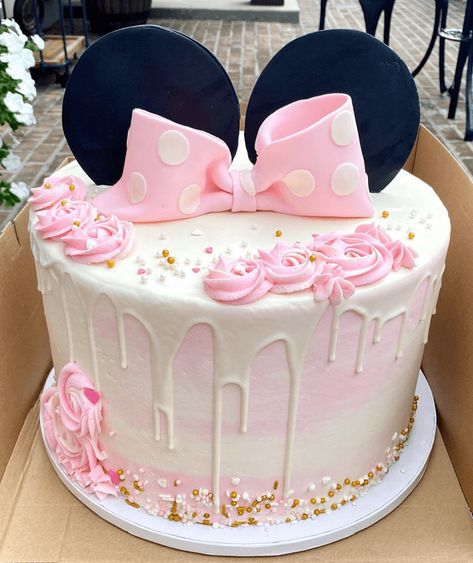 Birthday Cakes Minnie Mouse, Oh Twodooles Birthday Cake, Twoodles Minnie Mouse, Minnie Mouse Third Birthday Cake, Minny Mouse Cake Ideas, Minnie Mouse 2nd Birthday Party Cake, Minnie Theme Cake, Minnie Mouse Birthday Cake Ideas 2nd, Minnie 1st Birthday Cake