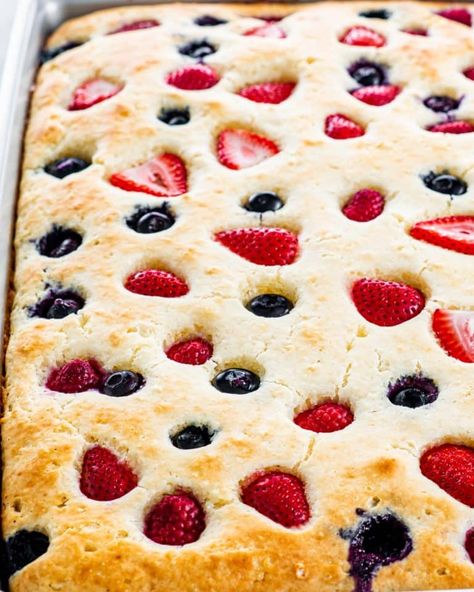 Sheet Pancake Recipe, Oven Pancake Recipe, Sheet Pan Pancakes, Pancake Mix Recipe, Oven Pancakes, Pan Pancakes, Fruit Pancakes, Baking Power, Chocolate Recipes Easy