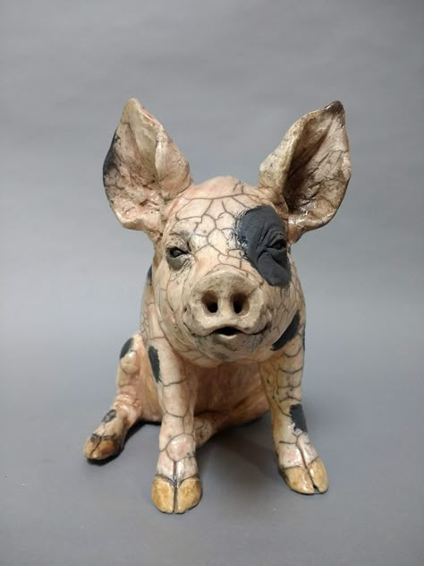 Pig Ceramic Sculpture, Raku Pottery Animals, Ceramic Animals Sculpture, Raku Animals, Ceramic Birds Sculpture, Pig Ceramic, Easy Clay Sculptures, Pig Sculpture, Pottery Animals