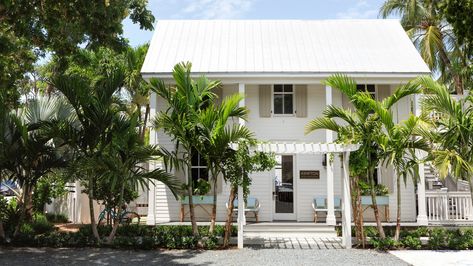 Kimpton Key West: Winslow's Bungalows – Hotel Review | Condé Nast Traveler Retro Chic Decor, Unique Hotel Rooms, Bungalow Hotel, Key West Hotels, Kimpton Hotels, Hotel Photos, Photo Room, Best Snorkeling, Pool Rooms